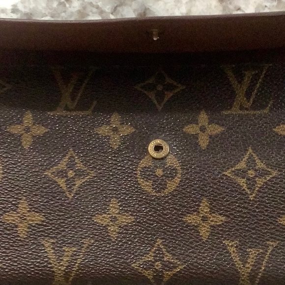 Authentic Louis Vuitton wallet - Picture 6 of 16